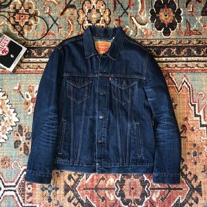 Levi’s Dark Wash Trucker Jacket L